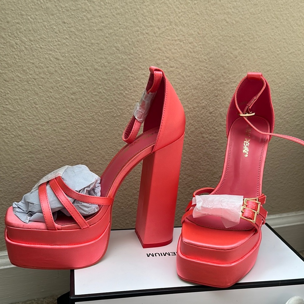Stylish Platform Heels in Vibrant Pink
